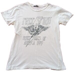 Sweet Claire Free Spirit White Graphic tee Women's Size: X Small